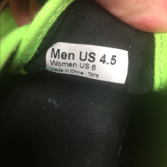 Vans - Picture 2 of 5